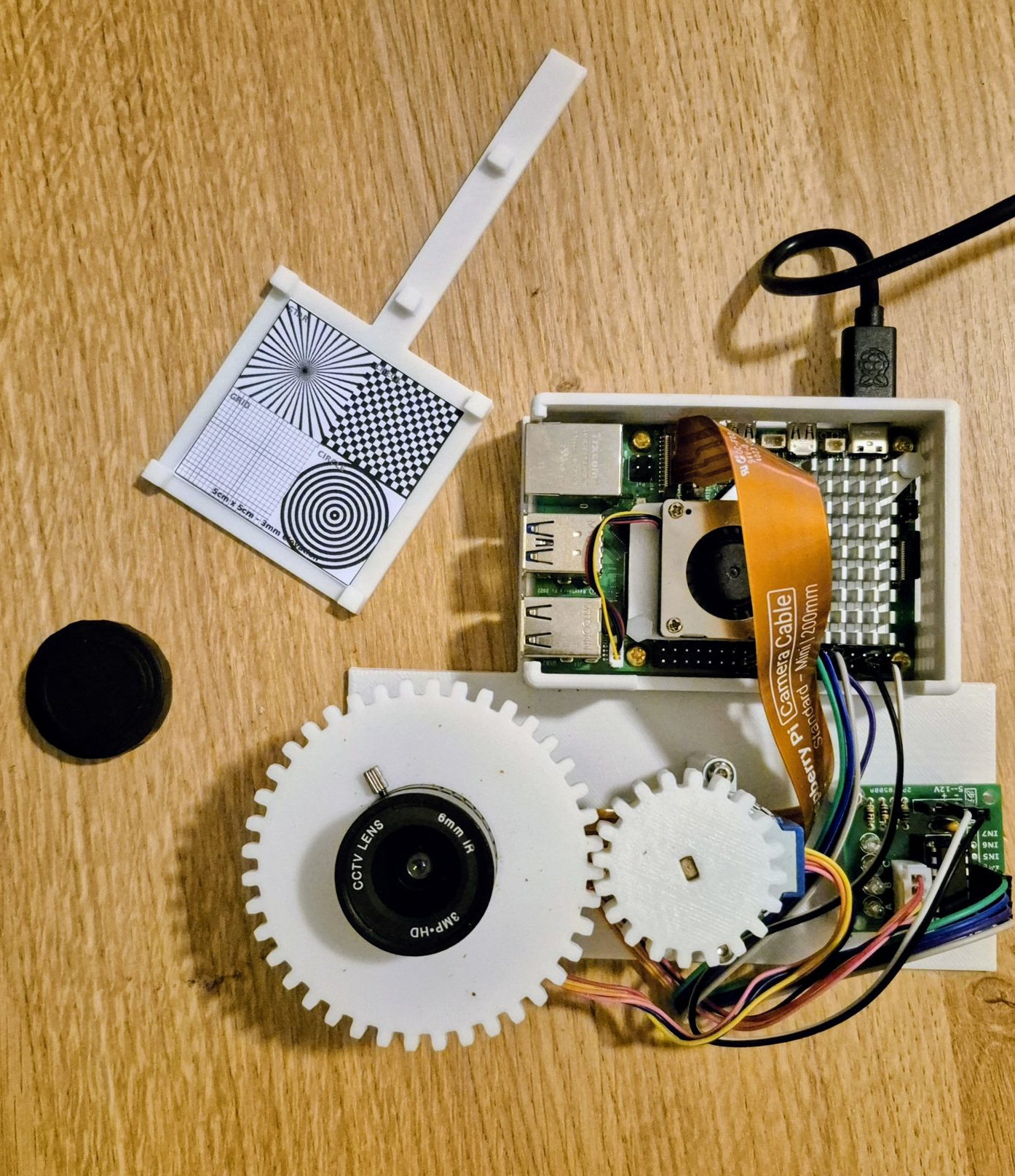 Raspberry Pi with HQ camera and focus gear